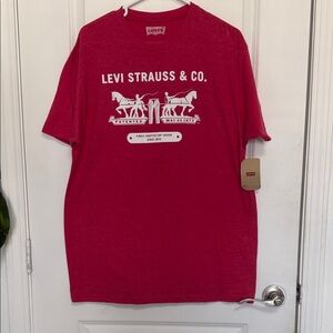 Levi's Classic Red Graphic Tee